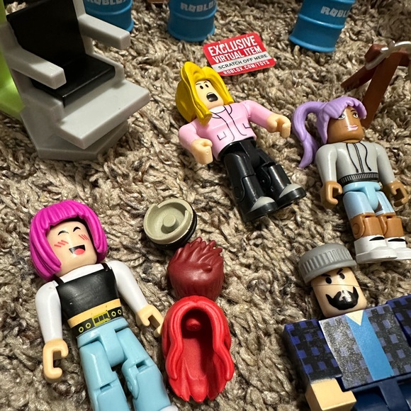 ROBLOX Zombie Toy Set - Picture 4 of 9